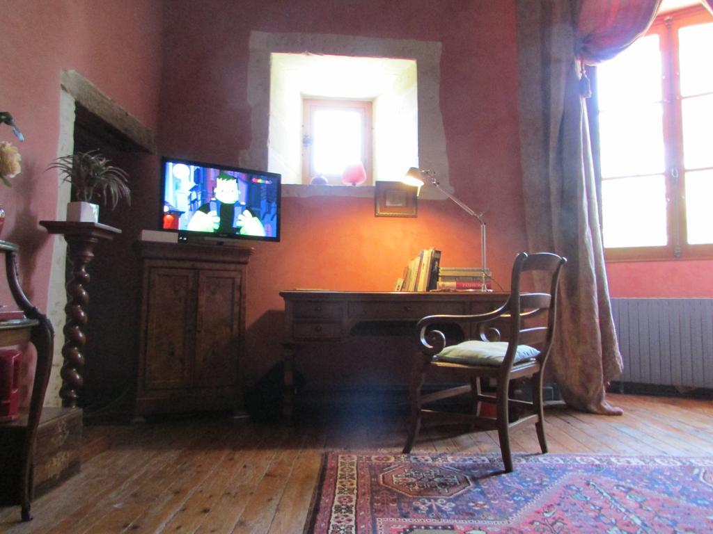 Bed and Breakfast Chateau De La Roche Martel Roiffe Номер фото